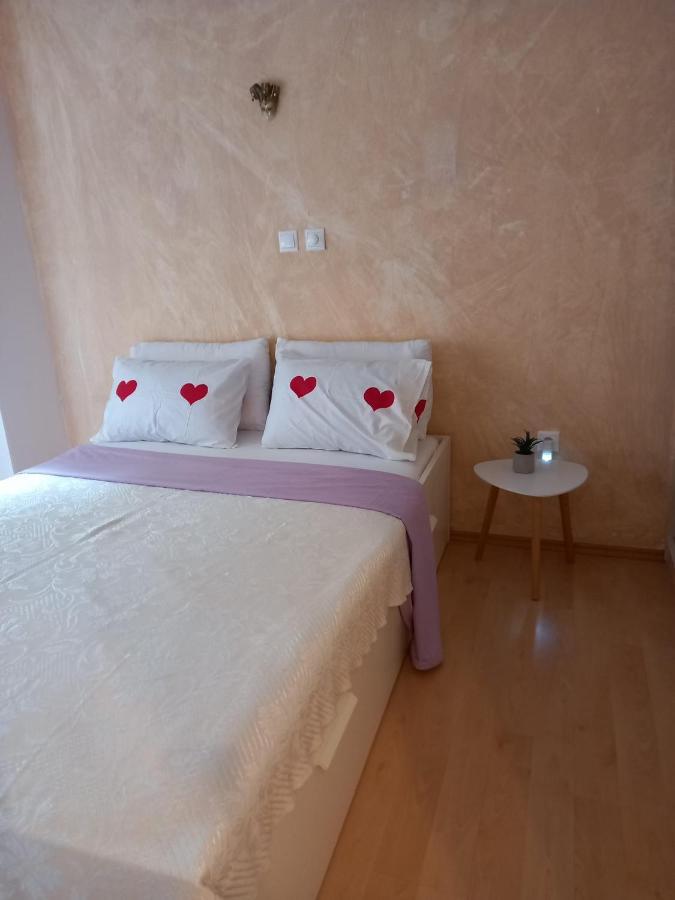 Tiny Treasure Apartment Atenas Exterior foto