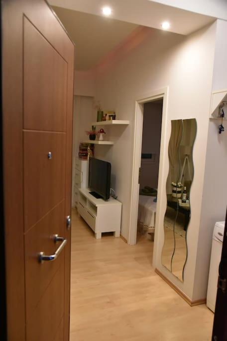 Tiny Treasure Apartment Atenas Exterior foto